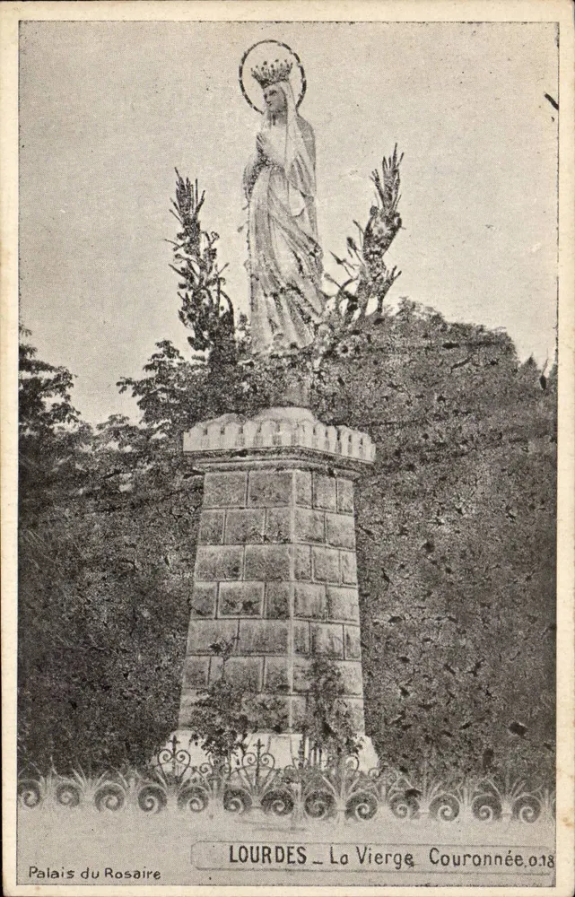 LOURDES - A Virgem Coroada — Palácio do Rosário, n°018 - Frente