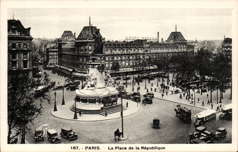 Paris — A Praça da República — editor Leconte, n° 167 - Frente