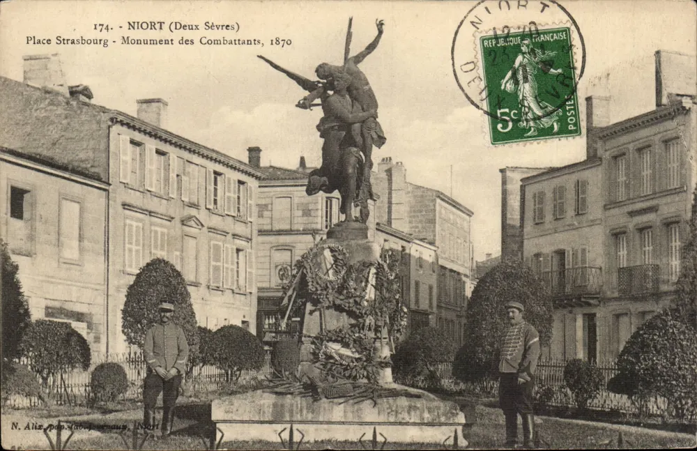 Niort (Deux-Sèvres) — Place Strasbourg, Denkmal der Kämpfer, 1870 — N. Aliz, Fotograf, Niort - Vorderseite