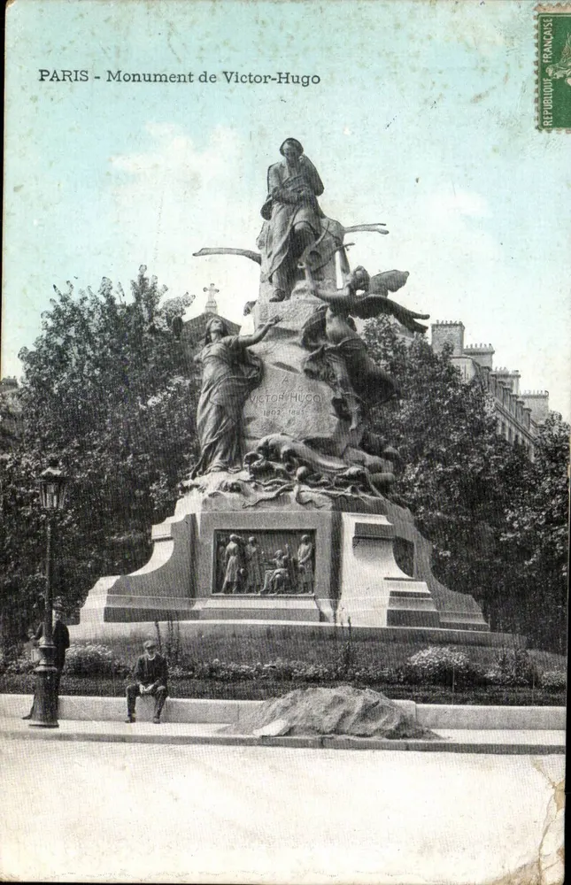 PARIS - Monumento de Victor-Hugo — editor desconhecido, número de série não visível - Frente