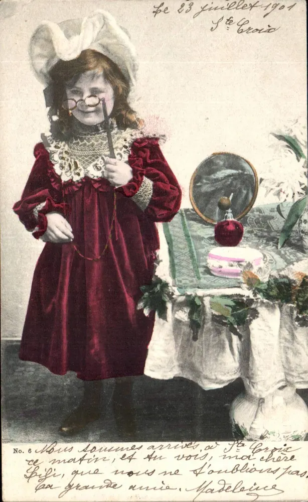 Mädchen in rotem Samtkleid und weißem Hut — Saint-Cergue — Nr. 6 — Verleger nicht sichtbar - Vorderseite