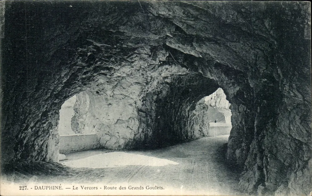 Der Vercors — Route des Grands Goulets — DAUPHINÉ — n°227 - Vorderseite