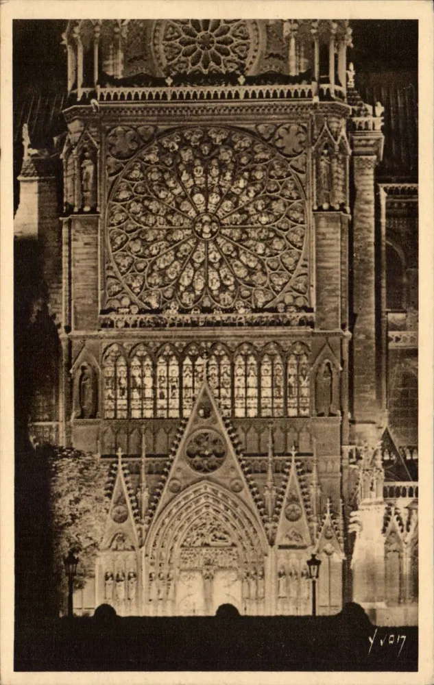 Notre-Dame de Paris — Ansicht der großen Rosenfensterbeleuchtung — Les Éditions d'Art YVON - Vorderseite