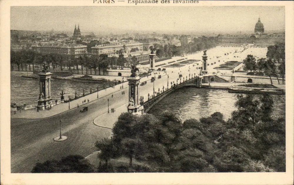 Paris — Esplanada dos Invalidos — vista do ponte e do bassin - Frente