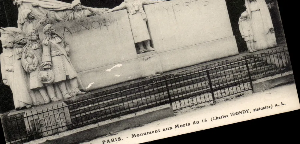 Paris — Monument aux Morts du 15 (Charles IRONDY, Bildhauer) A. L. - Vorderseite