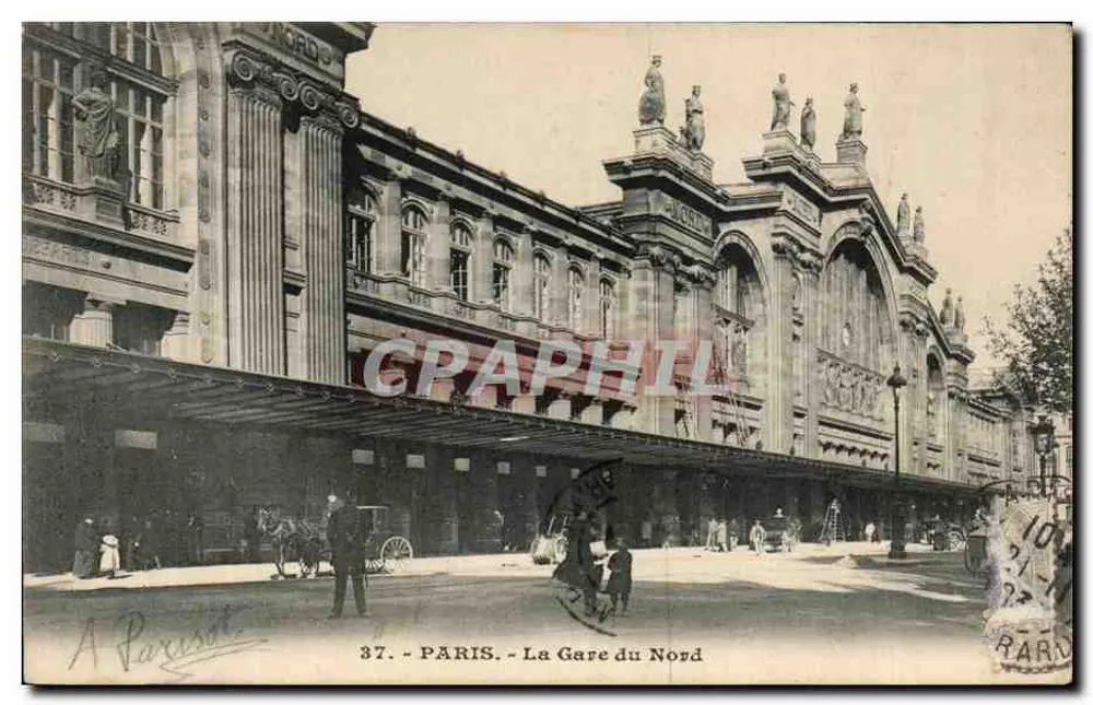 Paris - A Estação Norte — vista do edifício com estátuas e carruagens a cavalo — editor A. Parisot, n° 37 - Frente