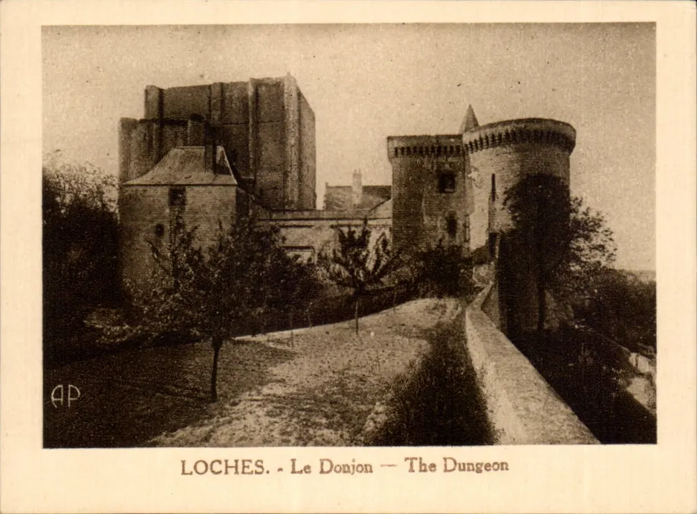Loches — O Donjon — The Dungeon — AP - Frente
