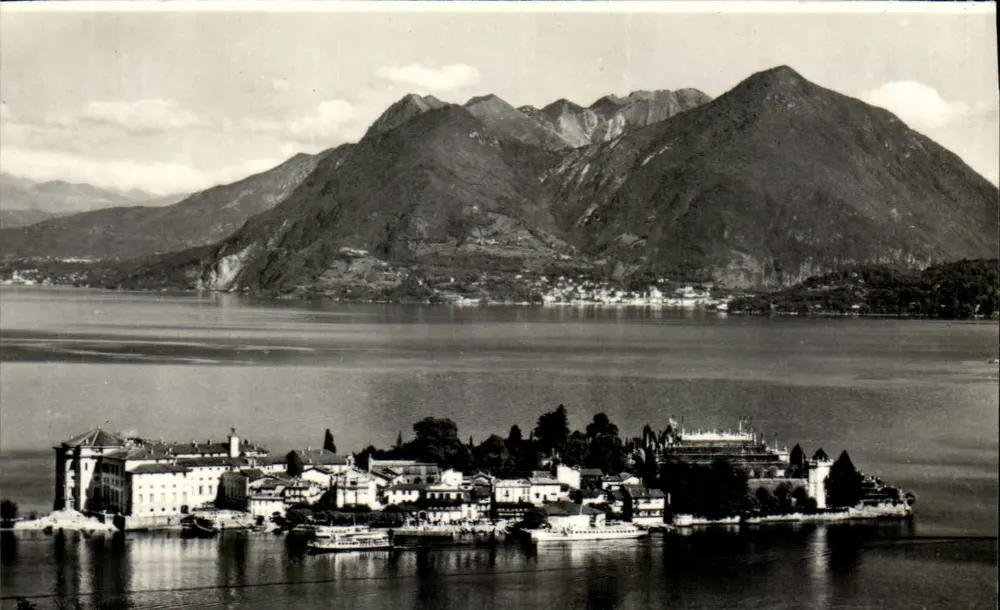 Isola Bella - Lago Maggiore — Panoramablick — unbekannter Verlag - Vorderseite