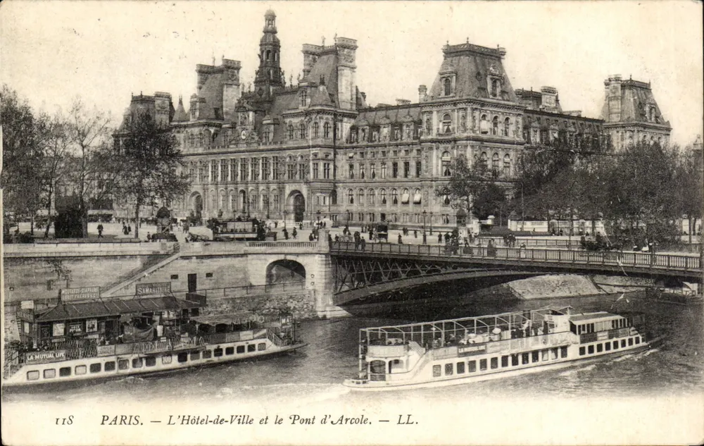 Paris — O Hotel-de-Ville e o Ponte d'Arcole — LL. - Frente