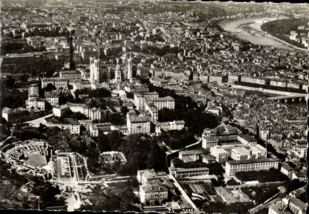 Die römischen Theater von Fourvière, die Basilika, die Saône und der Rhône - Vorderseite