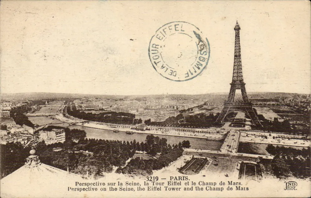 Paris — Panoramablick auf die Seine, die Eiffelturm und den Champ de Mars — ND Phot. - Vorderseite