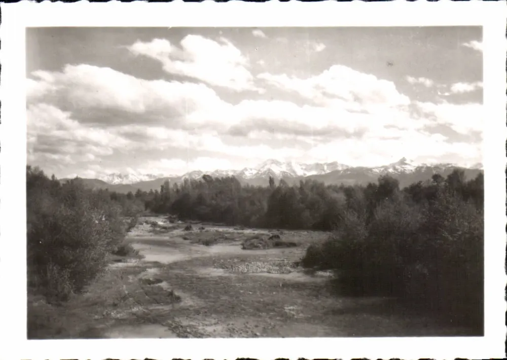 Tarbes - O Adour e as Pirineus - Frente