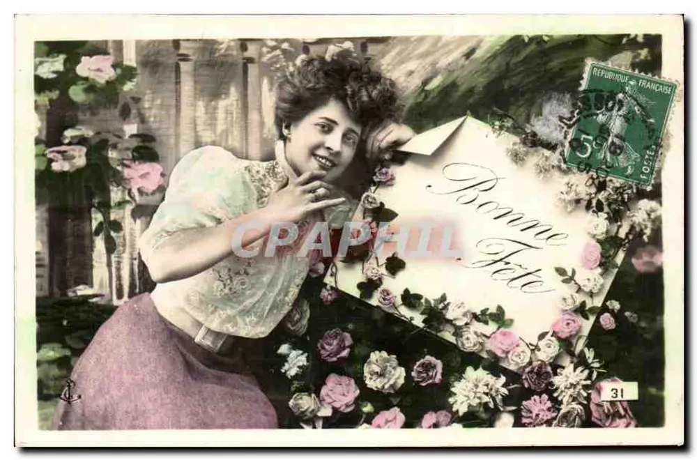 Lächelnde Frau mit 'Bonne Fête'-Schild — Rosen — Anonymer Verlag, Nr. 31 - Vorderseite