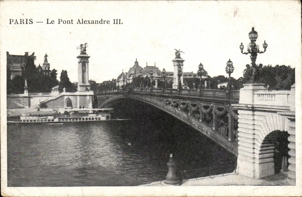 PARIS — O Ponte Alexandre III - Frente