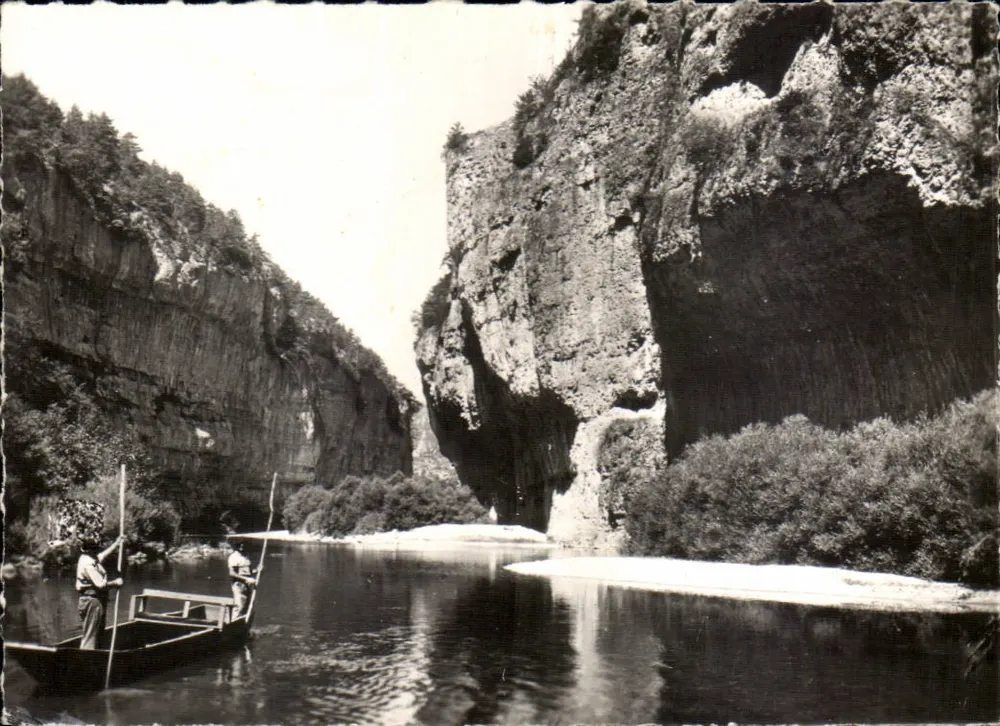 As Gorges do Tarn — Passeio de barco nos Détroits — n°3544 - Frente