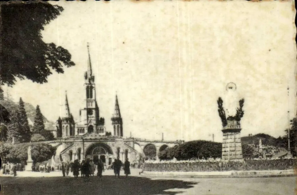 Lourdes — La Basilica e la Vergine coronata — 1665 - Recto