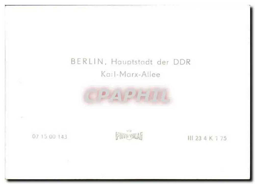 Berlin, Hauptstadt der DDR — Kail-Marx-Allee — Foto Verlag - Rückseite