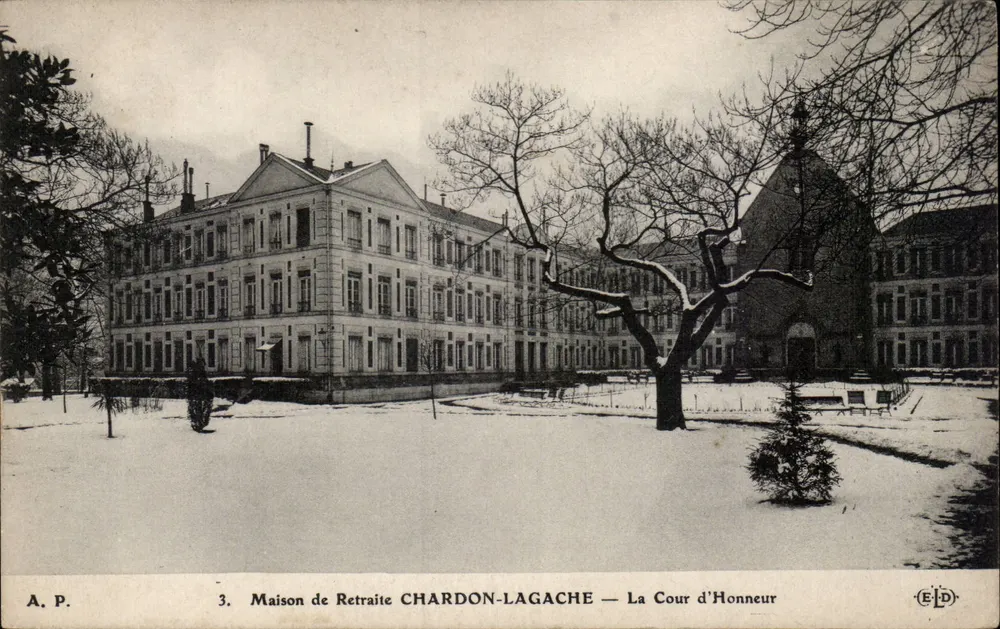 Altenheim CHARDON-LAGACHE — Der Ehrenhof — A.P. Nr. 3 - Vorderseite