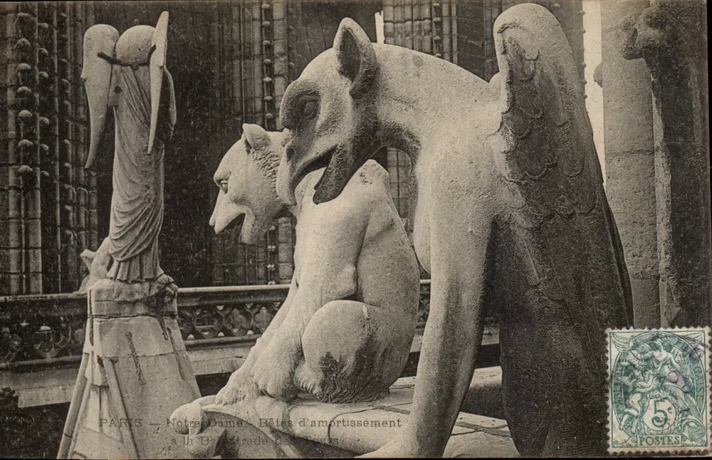 Paris — Notre-Dame — Bêtes d'amortissement — Editor: La Bastrade, Paris - Frente