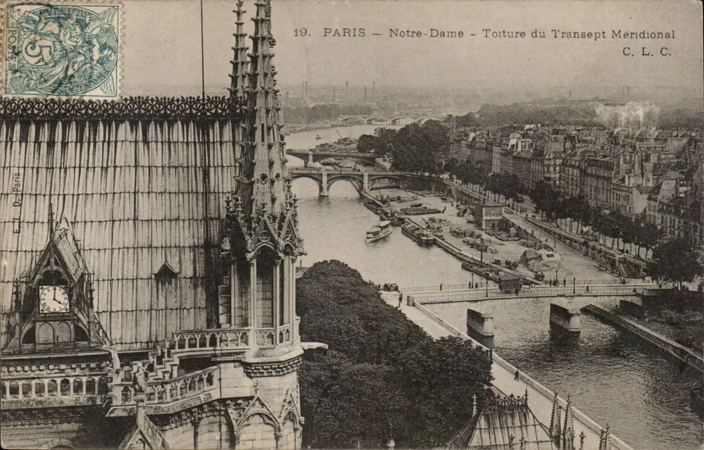 PARIS – Notre-Dame – Dach des südlichen Transeptes — C. L. C. - Vorderseite