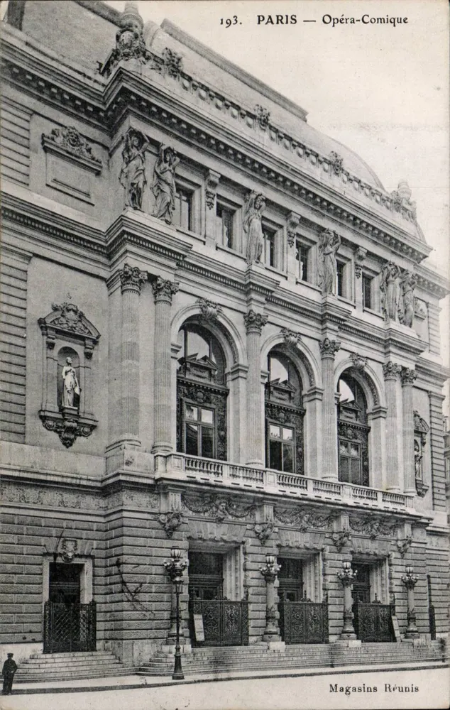 Paris — Ópera-Comique — Magasins Réunis - Frente
