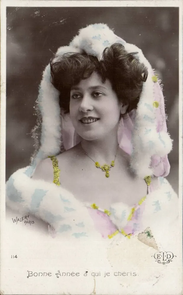 Frau in Pelzjacke — Frohe Weihnachten an die, die ich liebe — Walery Paris n°114 - Vorderseite