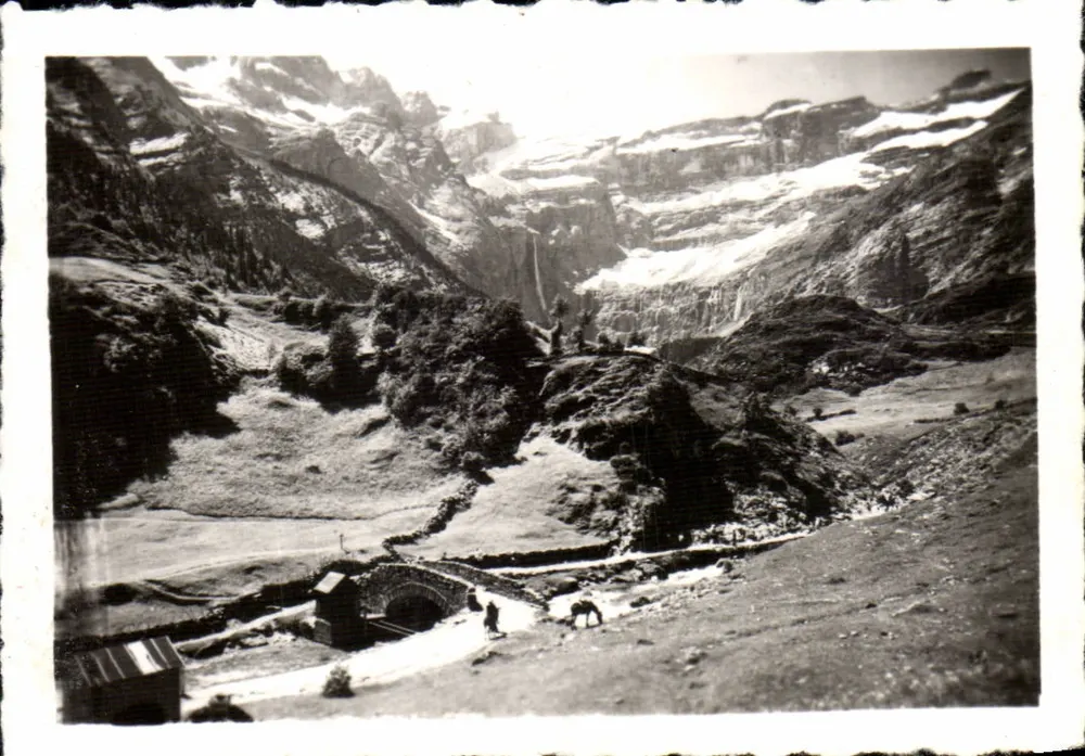 O Circo de GAVARNIE e o Ponte Nadou - Frente