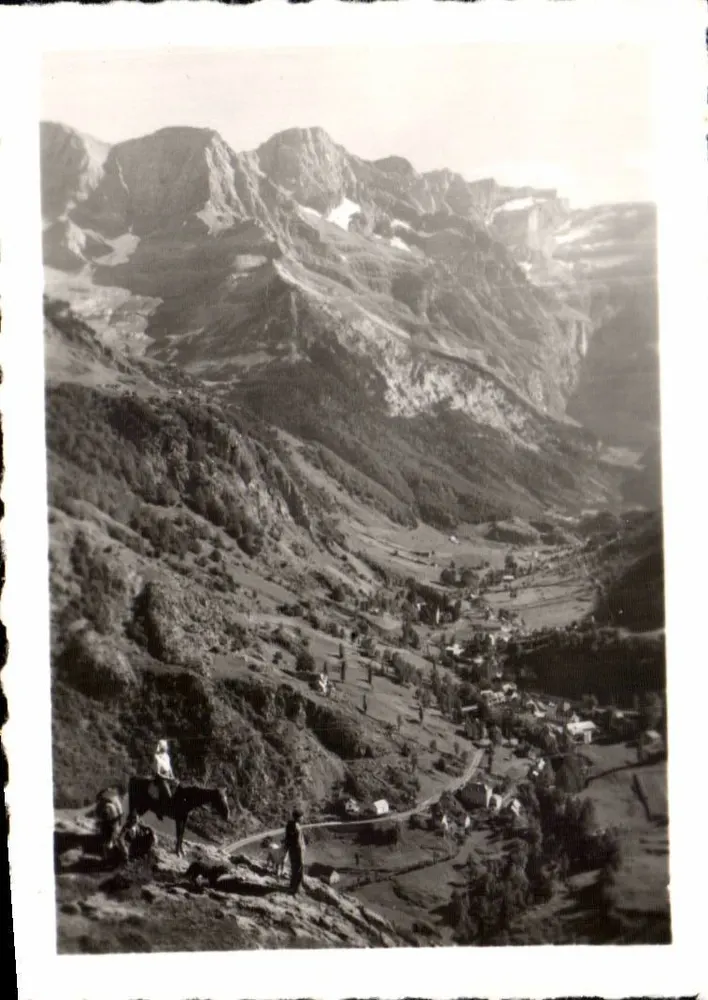Gavarnie — O Village e o Circo - Frente