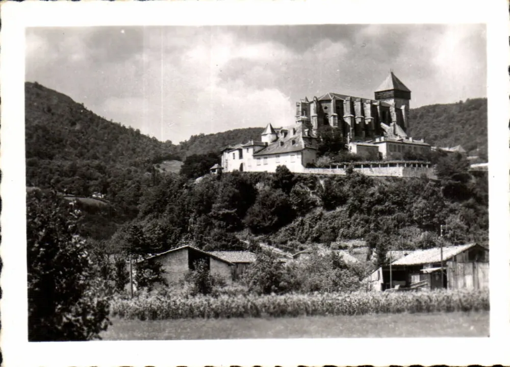 Saint-Bertrand de Comminges — Die Kathedrale, Nordosten - Vorderseite