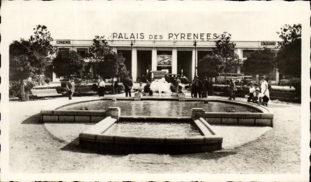 Pau - O Lago do Square Clemenceau — Palácio das Pirineus no fundo — n°160 - Frente