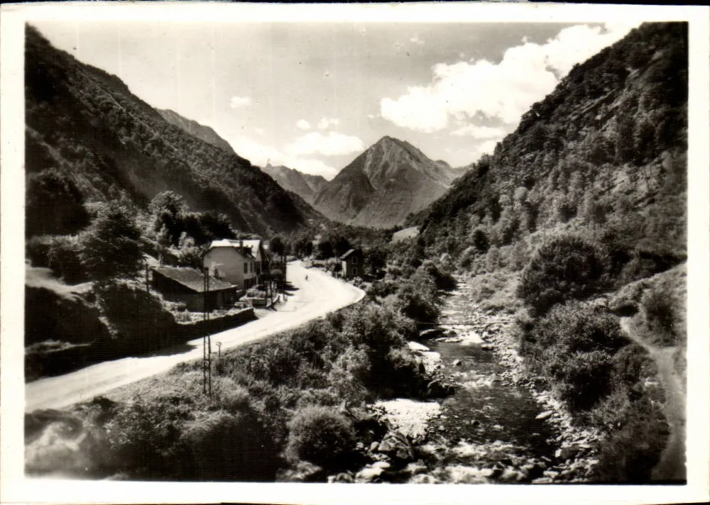 O Gave de Cauterets e a estrada de Pierrefitte — Cauterets — 1256 - Frente