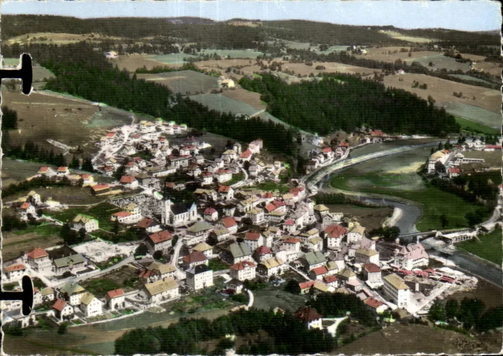 Villers-le-Lac — Vue panoramique — 22173 A - Recto