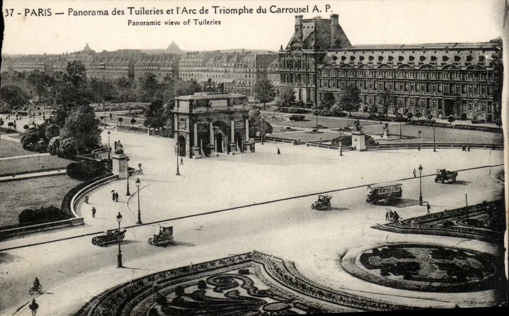 Paris — Panorama des Tuileries et l'Arc de Triomphe du Carrousel — A.P. - Recto