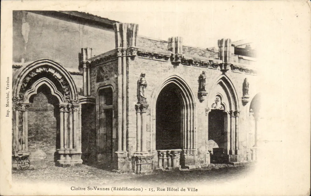 Cloister St-Vannes (Reedição) — 15, Rue Hôtel de Ville — Imp. Marcel, Verdun - Frente