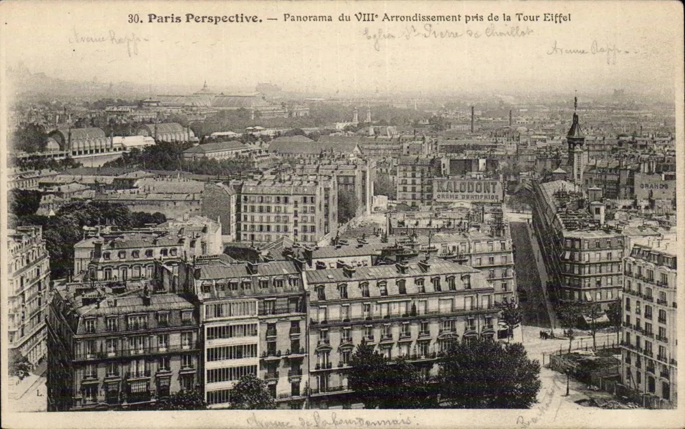 Paris Perspectiva — Panorama do VIIIº Arrondissement captado da Torre Eiffel — Edições Pierre de Chaillob - Frente
