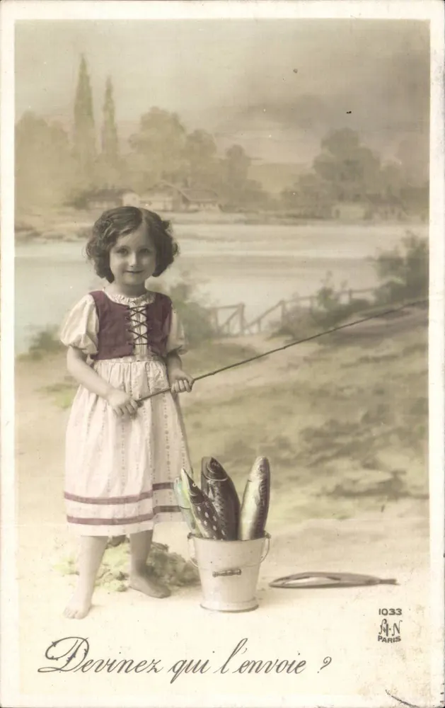 Menina pescando — com balde de peixes — editor A.N. Paris, n° 1033 - Frente
