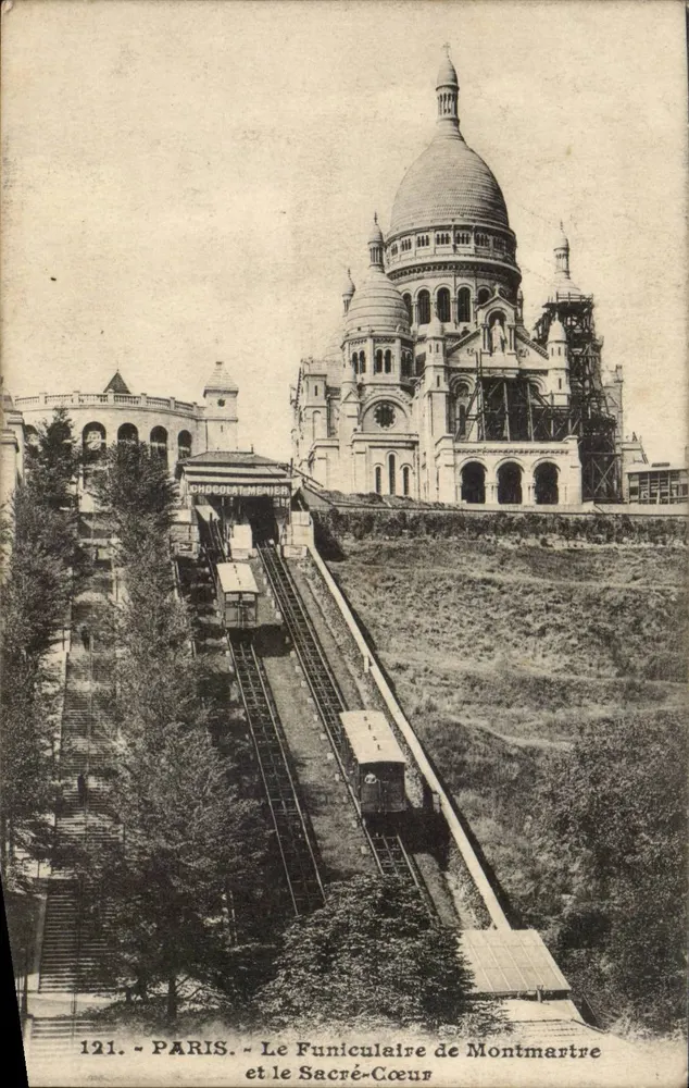 Paris - Der Montmartre-Funicular und der Sacré-Cœur - Vorderseite