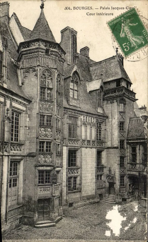 Bourges — Palácio Jacques-Cœur — Cour intérieure — Editor E. Maquaire, n°304 - Frente