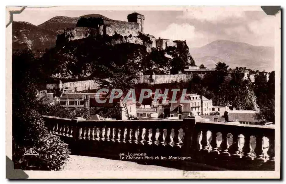 Lourdes — Das befestigte Schloss und die Berge — C.A.P. Straßburg - Vorderseite