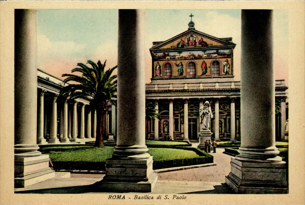 Rom - Basilika S. Paolo — Ansicht des Innenhofes mit Säulen und Statue — Verlag nicht sichtbar - Vorderseite