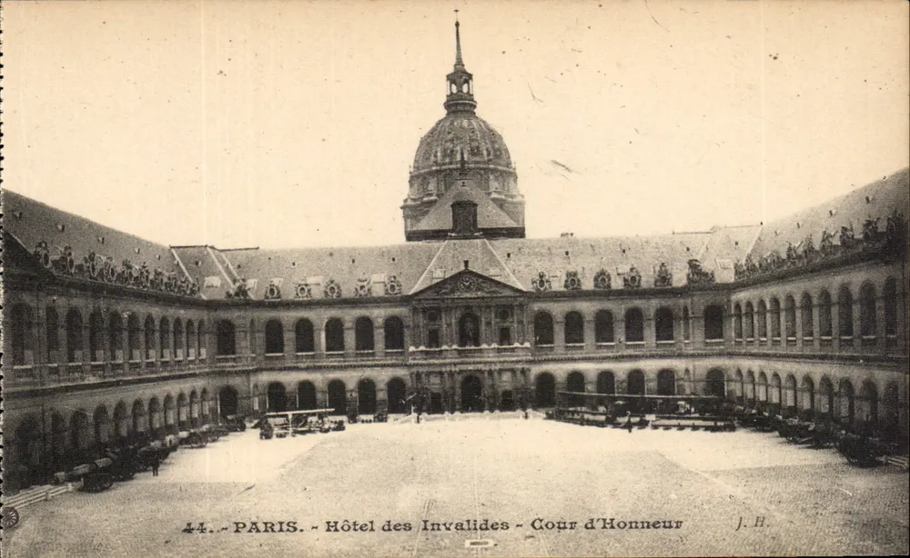 Paris - Hotel dos Invalidos - Cour d'Honneur — J.H. — n°44 - Frente