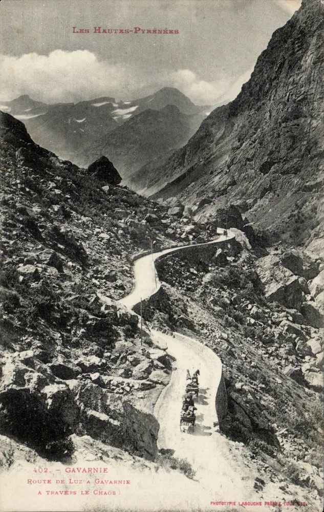 Les Hautes-Pyrénées — Straße von Luz nach Gavarnie durch das Chaos — Phototypie Labouche, Prades (Pyrénées) - Vorderseite