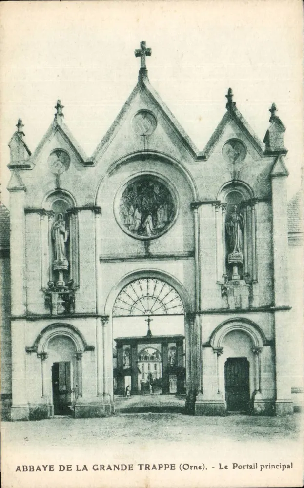 Abadia de La Grande Trappe (Orne) — O Portal Principal - Frente