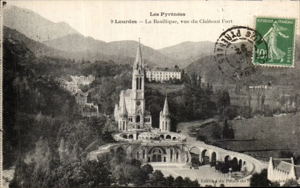Lourdes — Bazylika, widok z Zamku Fort — Wydawnictwo Pałacu Tarn - Awers