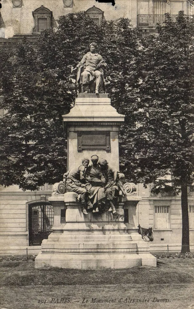 Paris — O Monumento de Alexandre Dumas — editor Paris, n° 394 - Frente
