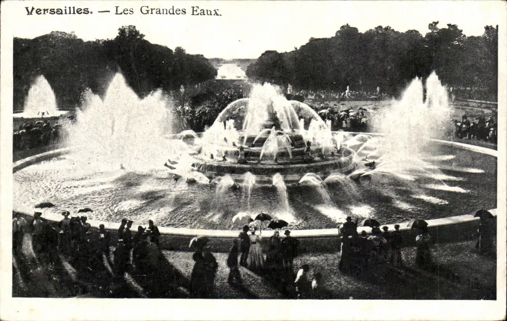 Versailles. — As Grandes Eaux. - Frente