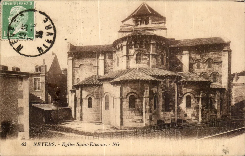 Nevers - Igreja de São Etienne - NG - Frente