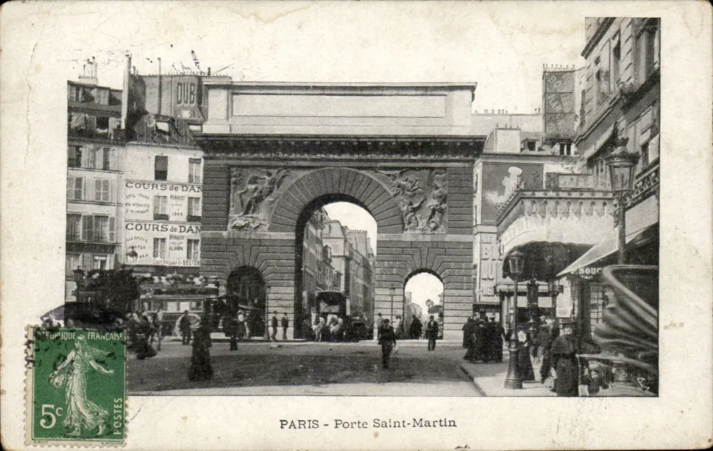 PARIS - Porta Saint-Martin — vista da arco com lojas e pedestres — editor DUBOIS - Frente