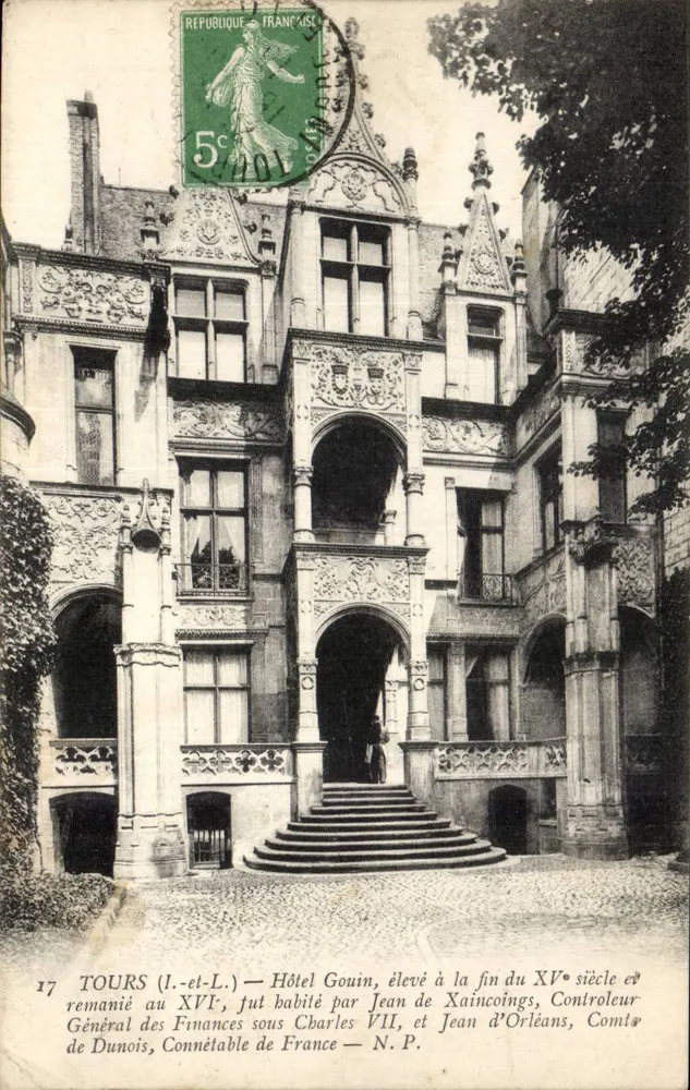 Tours (Loire-et-Loire) — Hotel Gouin, edifício gótico do XV século, reorganizado no XVI século — N.P. - Frente