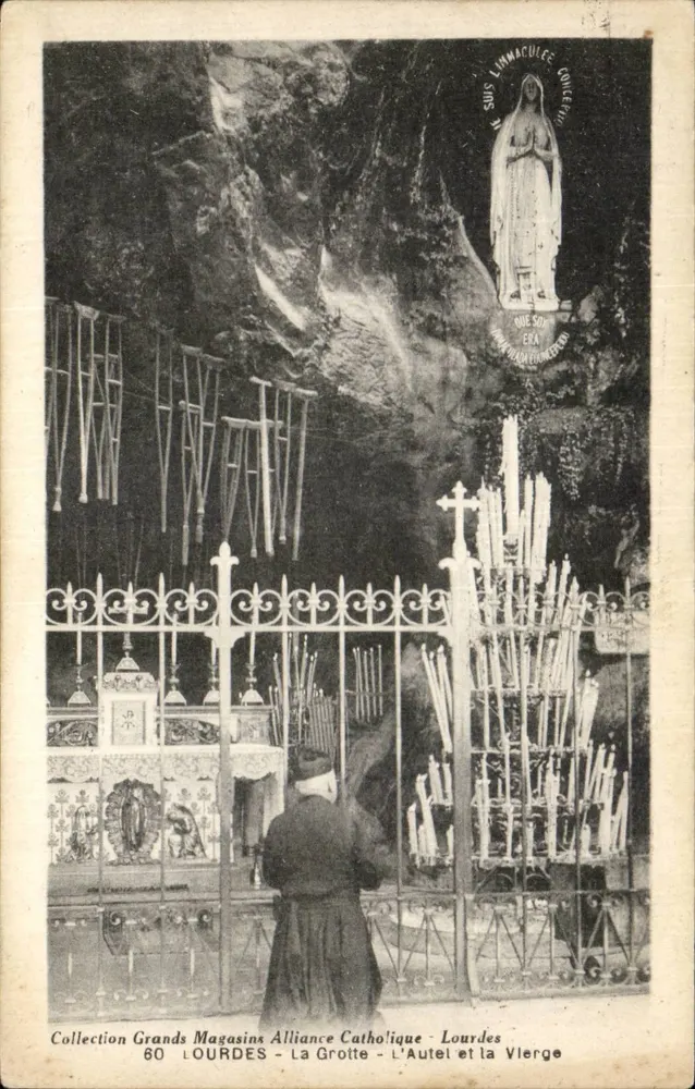 Lourdes - Die Grotte - Der Altar und die Jungfrau - Vorderseite